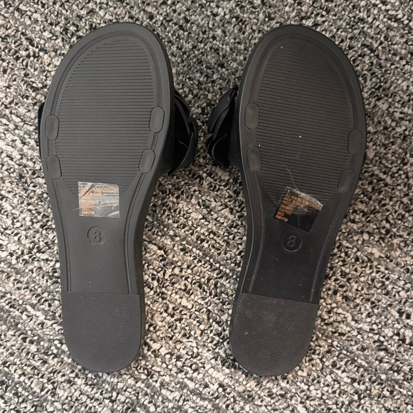 Women’s Slides - Picture 2 of 4